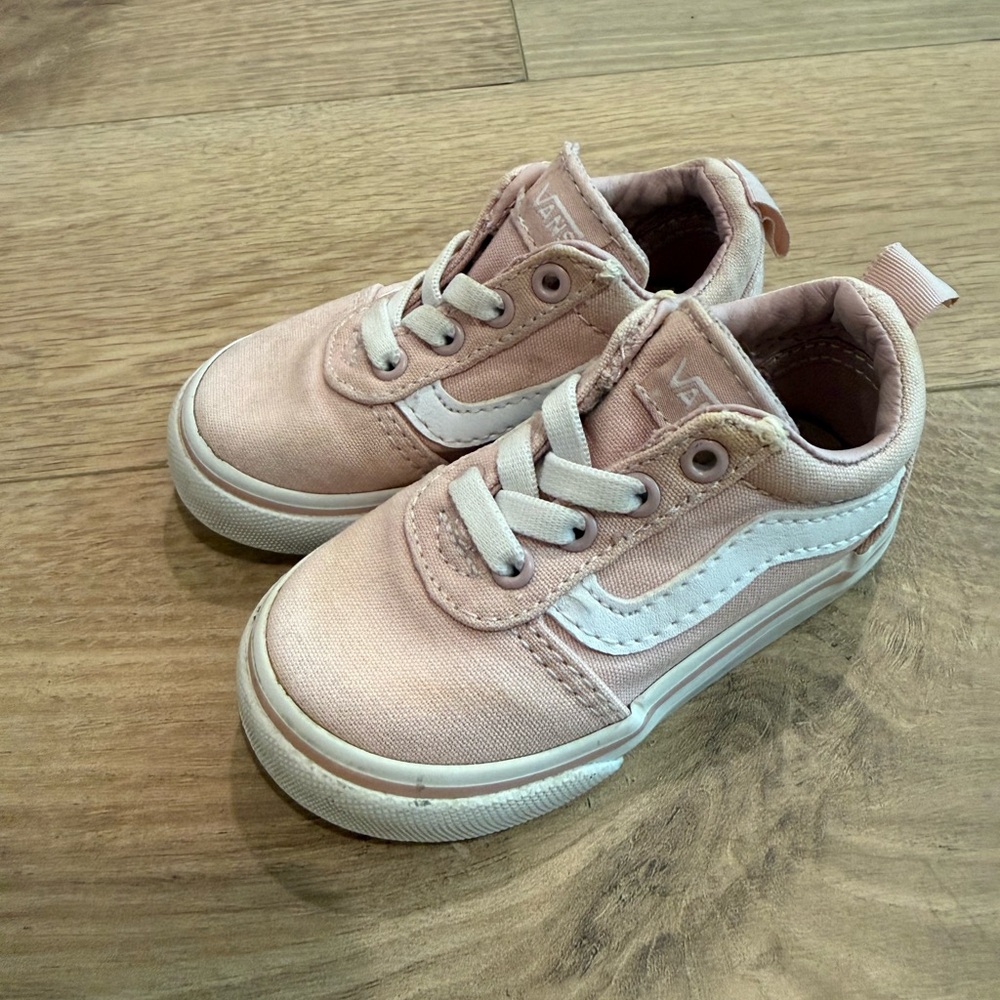 Vans Kids Sneakers in Pink and White
